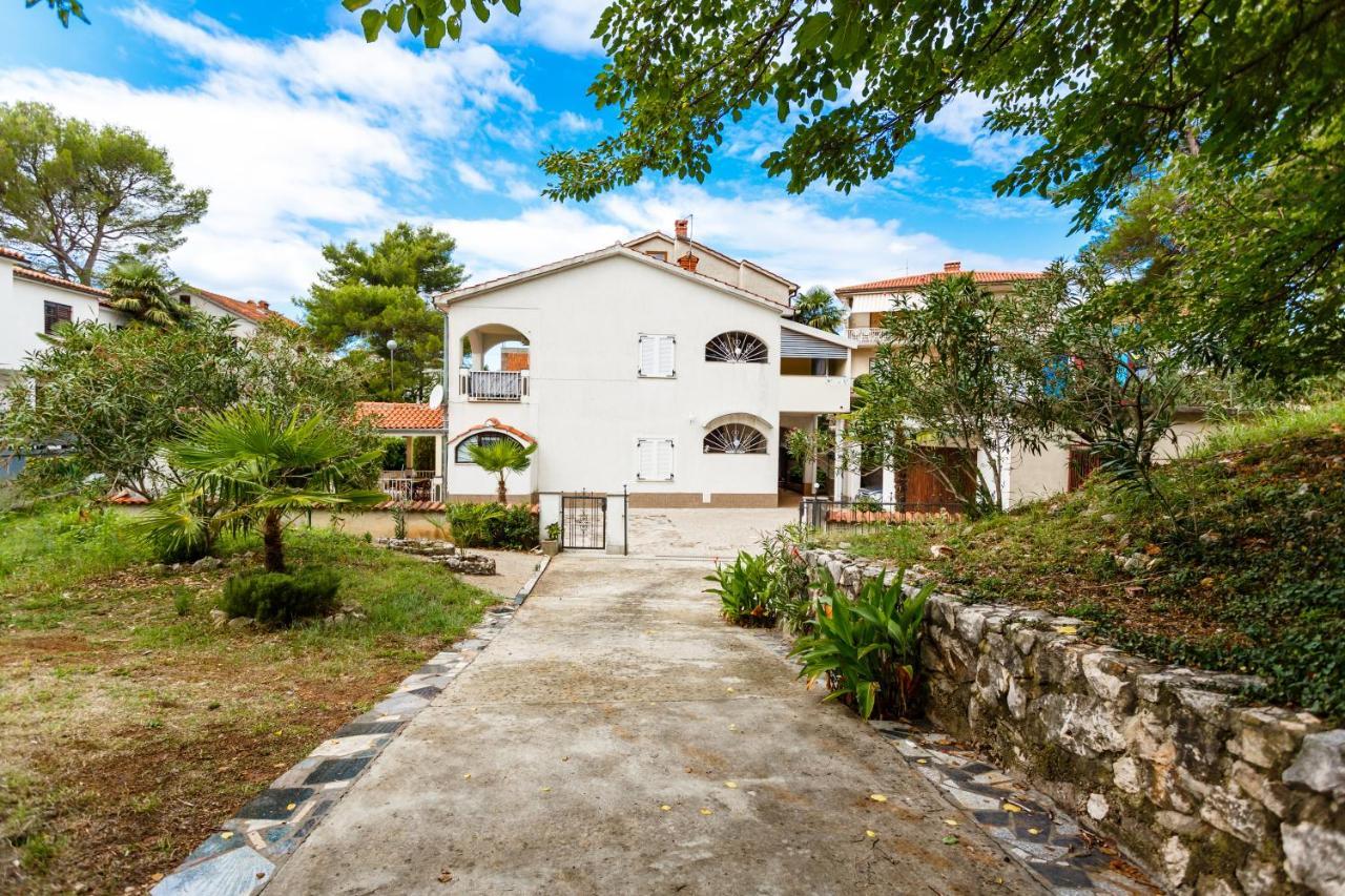 Apartmani Mili Malinska Luaran gambar