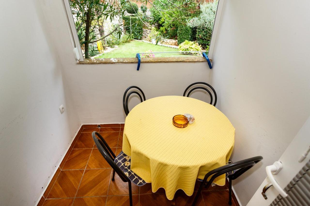 Apartmani Mili Malinska Luaran gambar