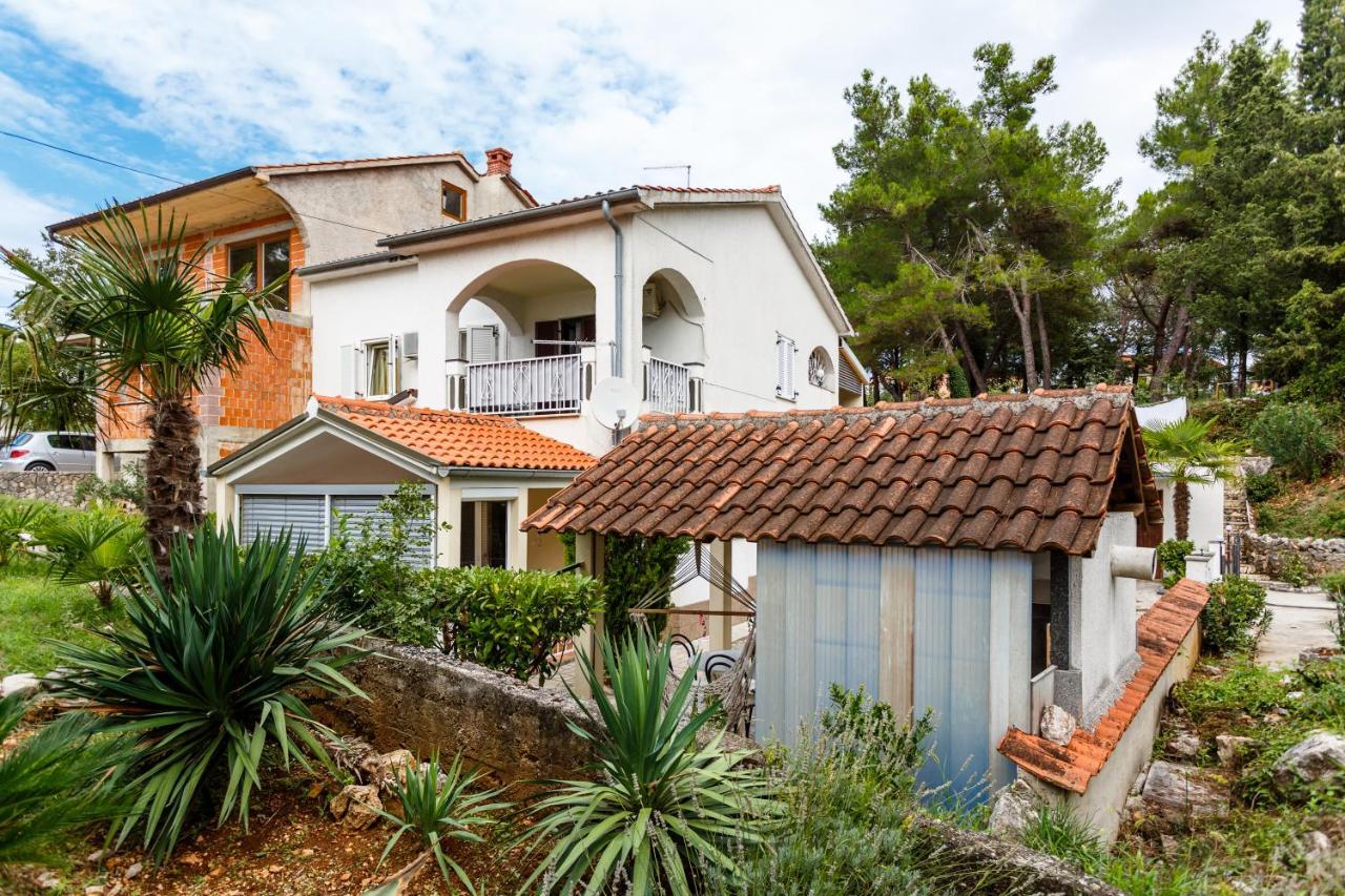 Apartmani Mili Malinska Luaran gambar