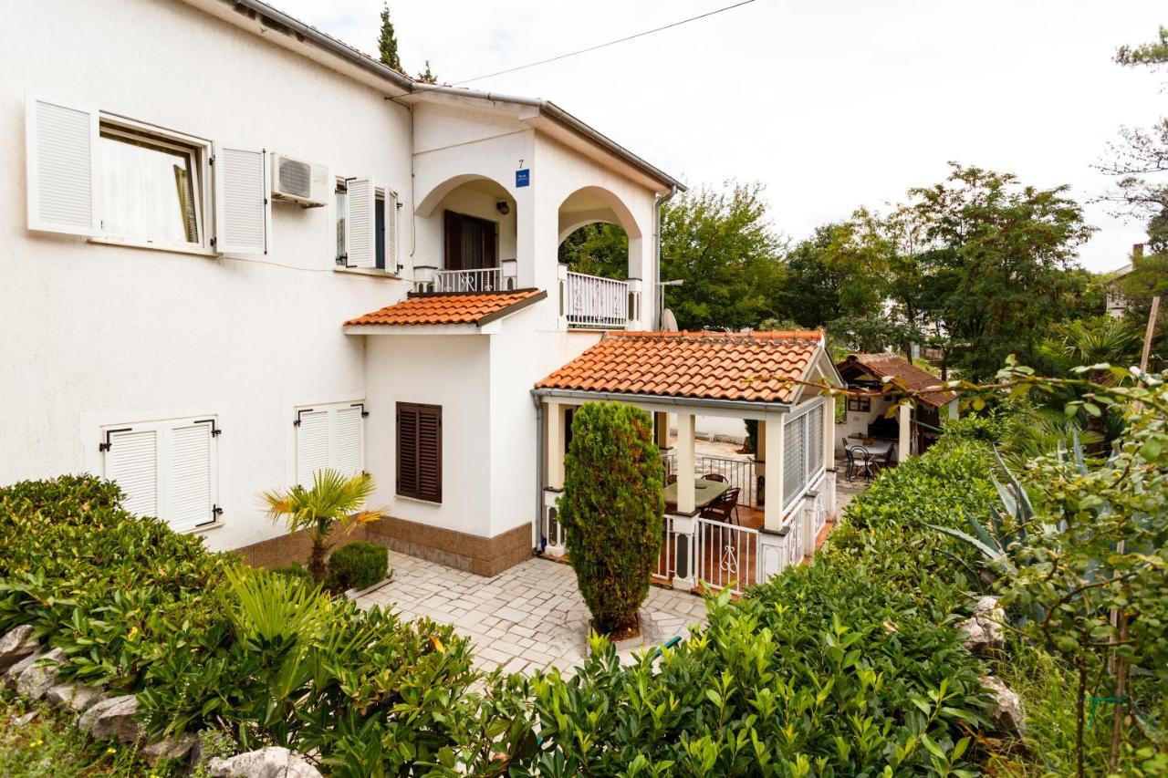 Apartmani Mili Malinska Luaran gambar