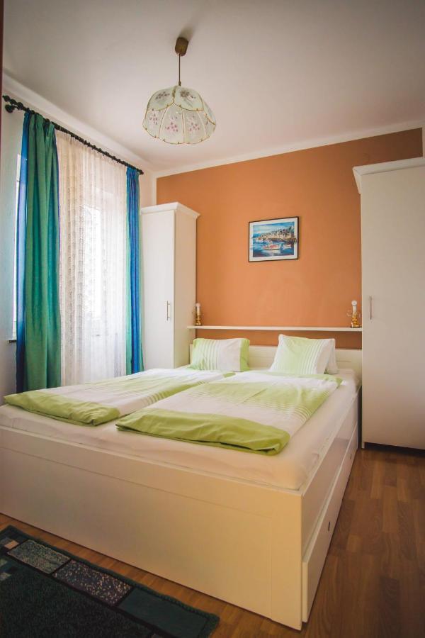 Apartmani Mili Malinska Luaran gambar
