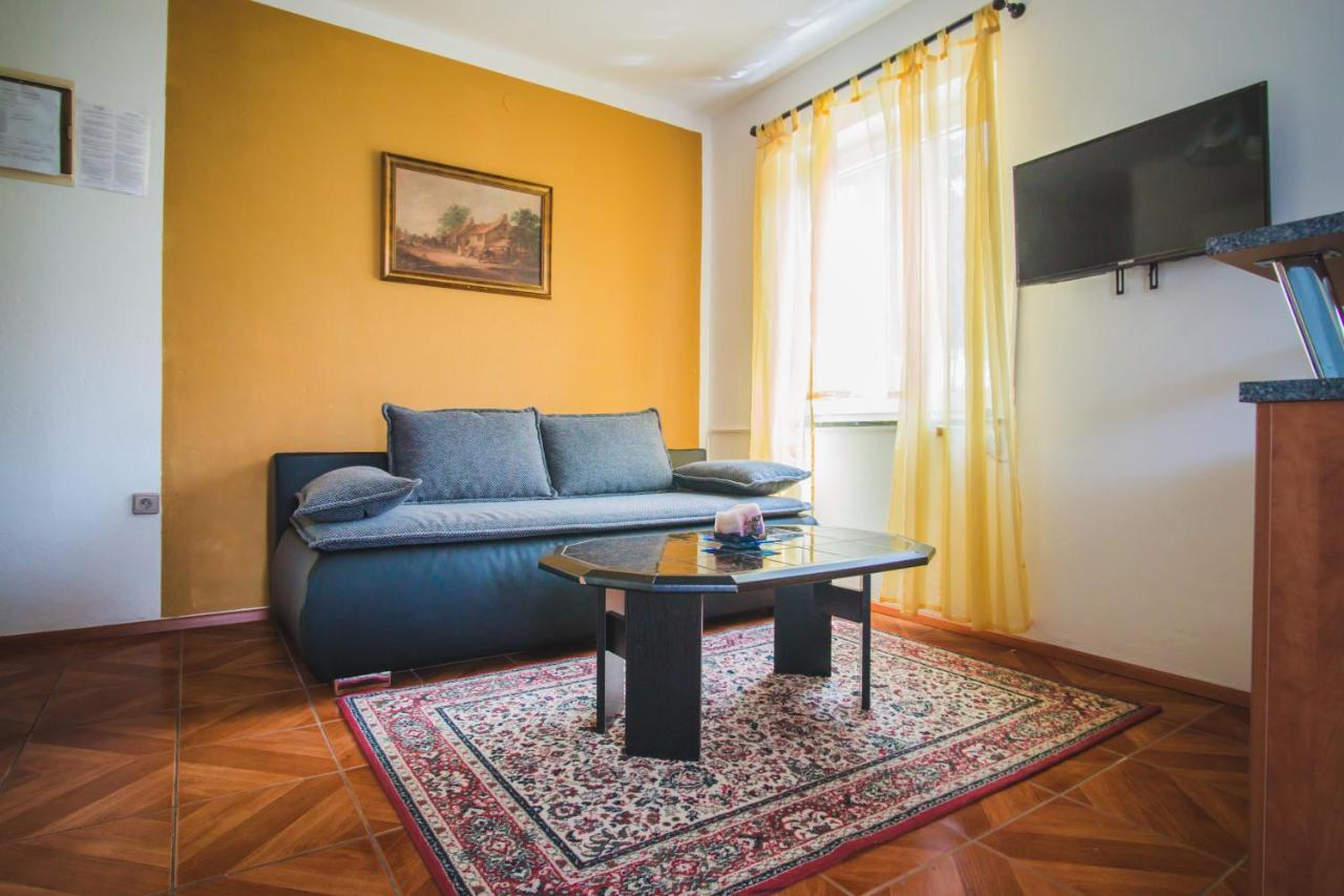 Apartmani Mili Malinska Luaran gambar